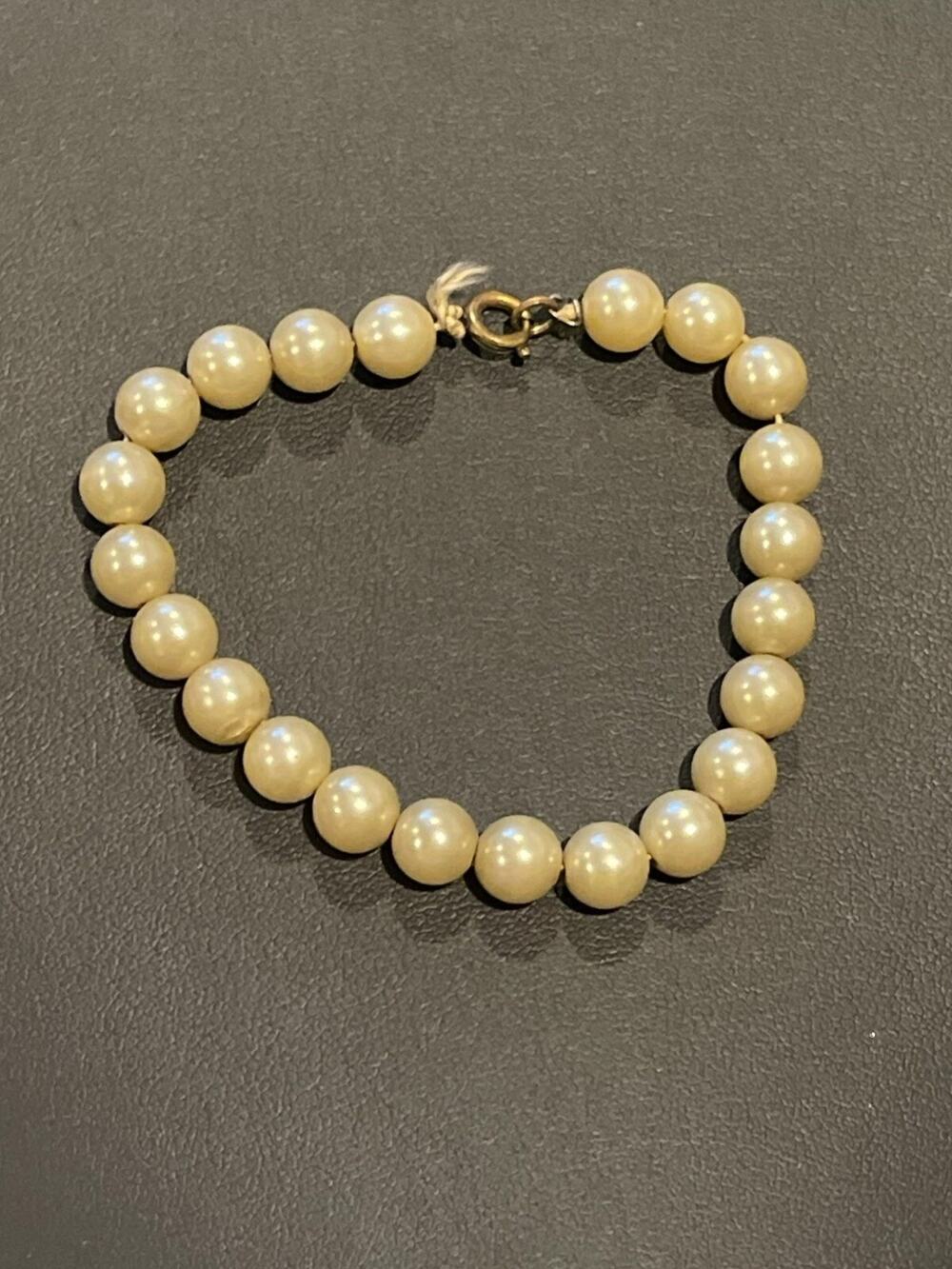 Vintage faux pearl bracelet - Estate